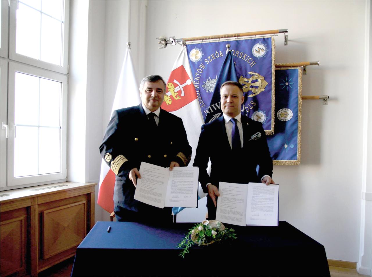 University Enters into Cooperation Agreement with Polish Ocean Lines