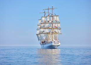 the Dar Młodzieży&nbsp;set off from the port in Gdynia on a voyage to the USA