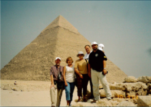 2003_AGA-4_Egipt_from left to right AMG Rector Prof Józef Lisowski, Prof Bogumił Łączyński with his wife, Prof  Adam Weintrit