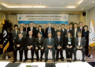  17-18.04.2010_Preparation meeting in Busan, South Korea, first on the left, Prof Romuald Cwilewicz, AMG Rector, in the third row, second on the left, Prof Bogumił Łączyński