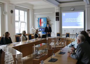 A meeting related to the implementation the principles of the \"European Charter for Researchers\" and \"Code of Conduct for the Recruitment of Researchers\". Photo: M. Zajk