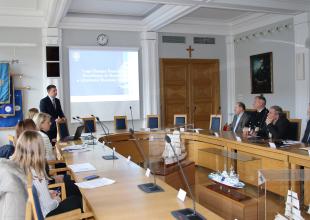 A meeting related to the implementation the principles of the \"European Charter for Researchers\" and \"Code of Conduct for the Recruitment of Researchers\". Photo: M. Zajk