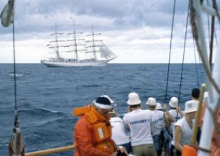 Crew of the Dar Młodzieży at Osaka 83