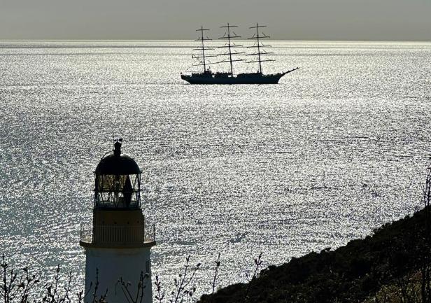 On 27 April, the Dar Młodzieży left port in Douglas and set a heading for Cadiz in Spain.