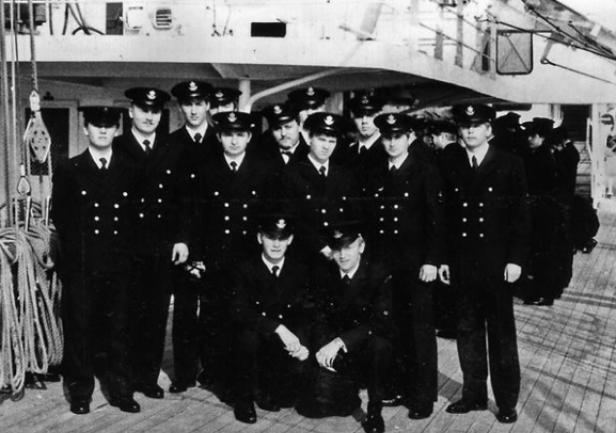Crew of the Dar Młodzieży at Osaka 83