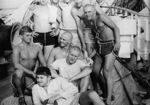 Crew of the Dar Młodzieży at Osaka 83