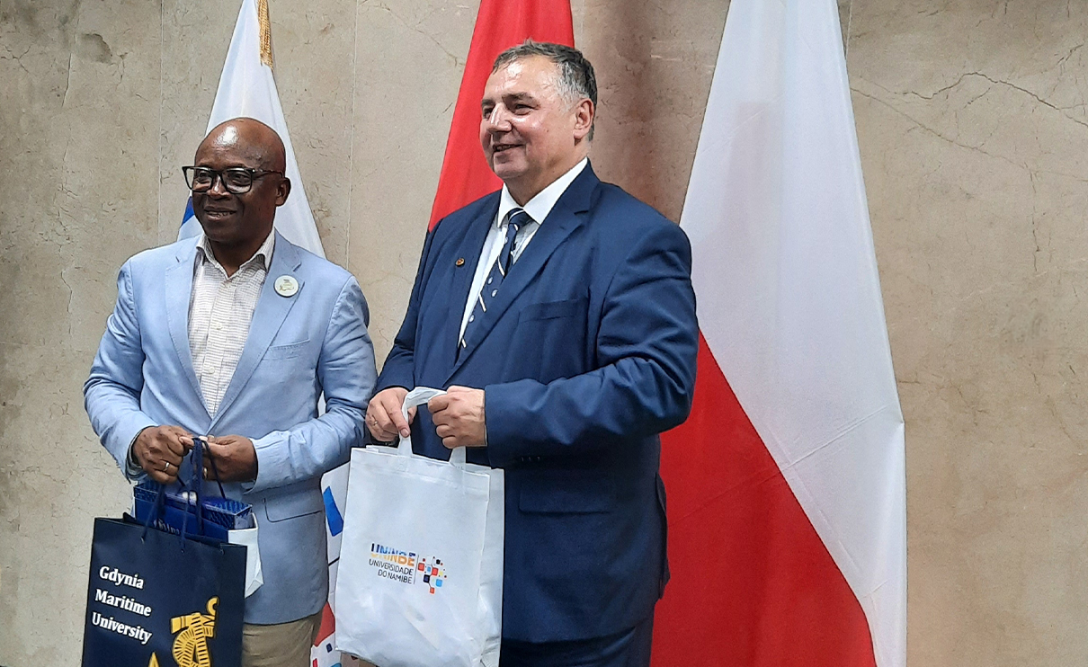 Prof. Adam Weintrit z rektorem Uniwersytetu w Namibe