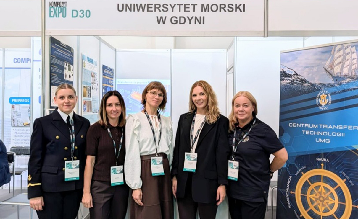 Przedstawicielki CTT podczas Międzynarodowych Targ&oacute;w Materiał&oacute;w, Technologii i Wyrob&oacute;w Kompozycyjnych KOMPOZYT-EXPO