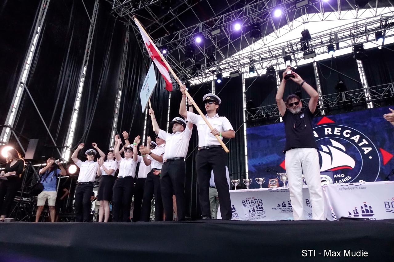 Fot. Max Mudie \"Dar Młodzieży\" drugi w regatach The Tall Ships Races Magellan-Elcano