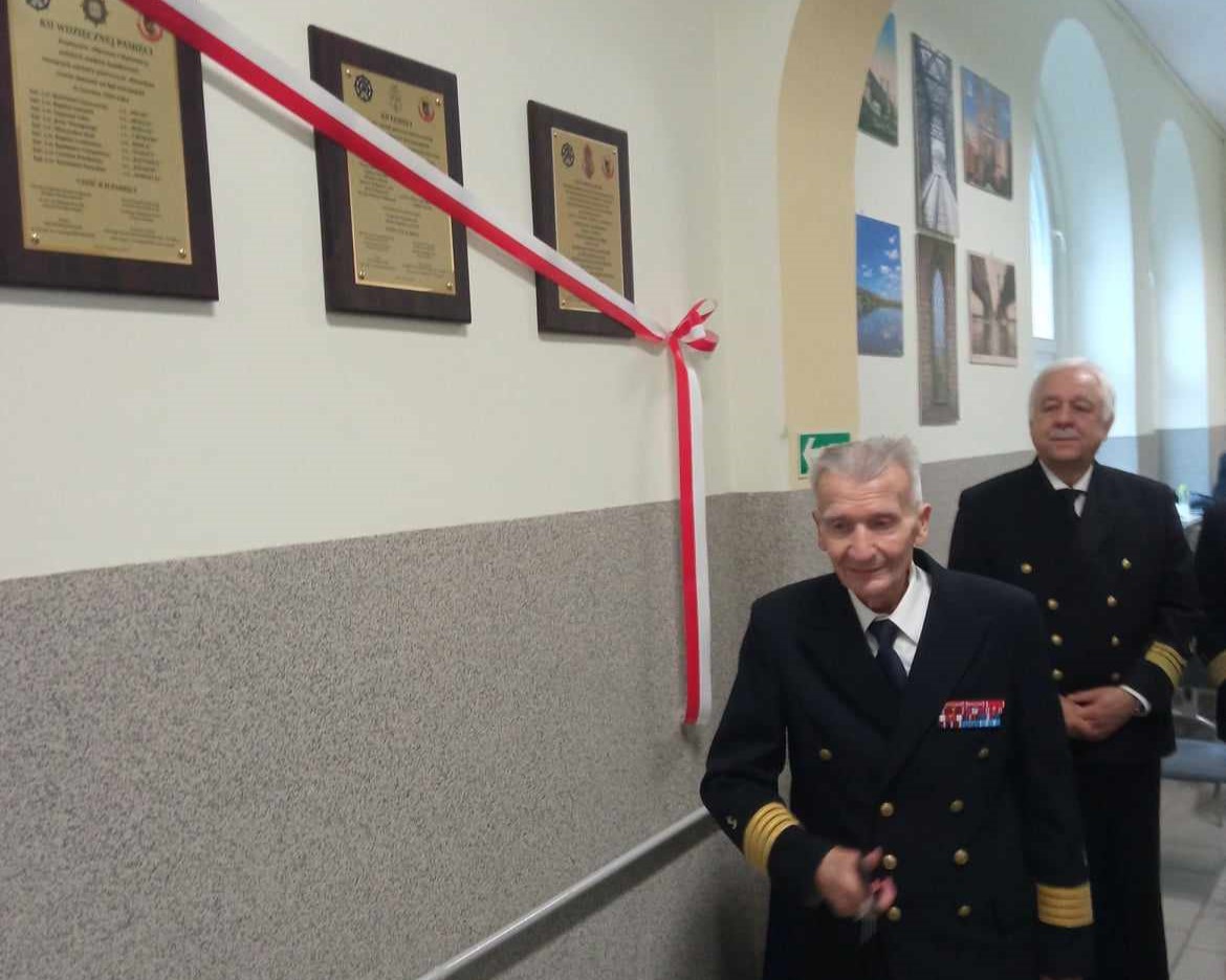 Odsłonięcie tablic pamiątkowych ku czci Tczewiak&oacute;w - absolwent&oacute;w Szkoły Morskiej w Tczewie