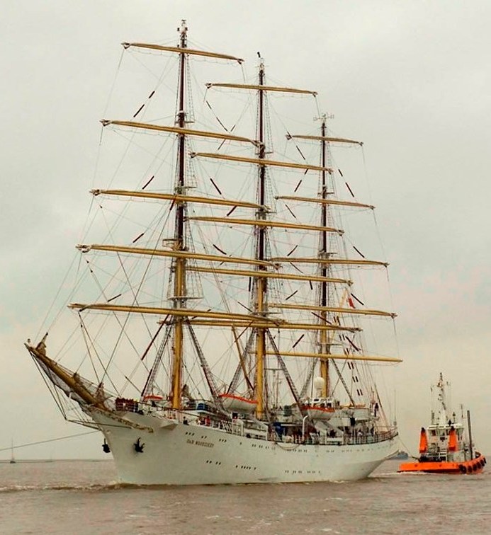 \"Dar Młodzieży\" (fot. M. Stobierski)