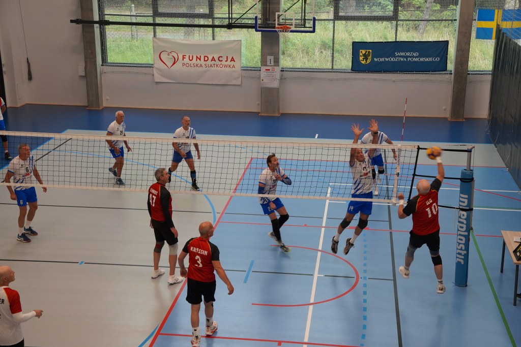 W uniwersyteckim CSiR trwają zawody International Masters Volleyball Tournament