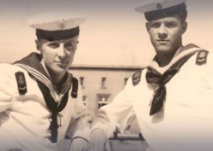 Uczniowie PSM w letnich mundurach wyjściowych, lata 50.