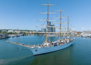 „Dar Młodzieży” wypłynął ku równikowi