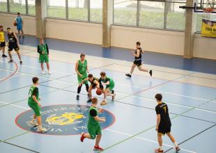 Finał wojewódzkiej Licealiady w hali sportowej CSiR UMG