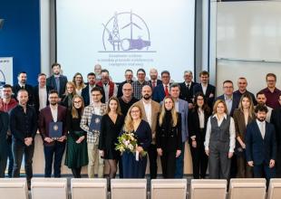 Nowi absolwenci i kolejna edycja studiów podyplomowych branży offshore na Uniwersytecie Morskim w Gdyni