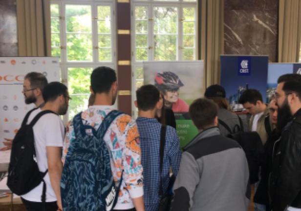 studenci na Forum Kariery Młodych