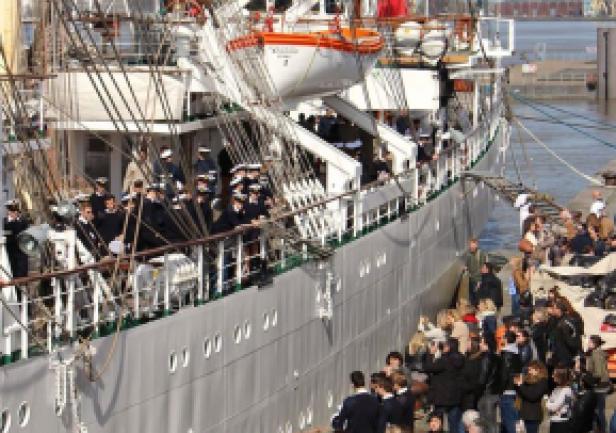 \"Dar Młodzieży\" w Antwerpii