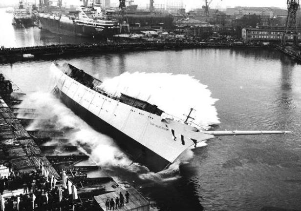 Wodowanie \"Daru Młodzieży\" (fot. K.Kamiński)