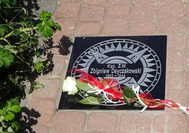 \"Gwiazda\" kapitana Deyczakowskiego w Alei Zasłużonych Ludzi Morza w Rewie, fot. J. Stasiak