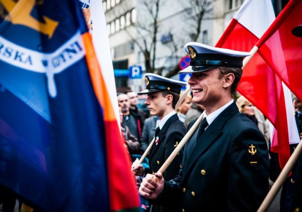 Studenci Wydziału Nawigacyjnego podczas Parady Niepodległości, fot. Kamil Dopke Studenci Wydziału Nawigacyjnego podczas Parady Niepodległości, fot. Kamil Dopke