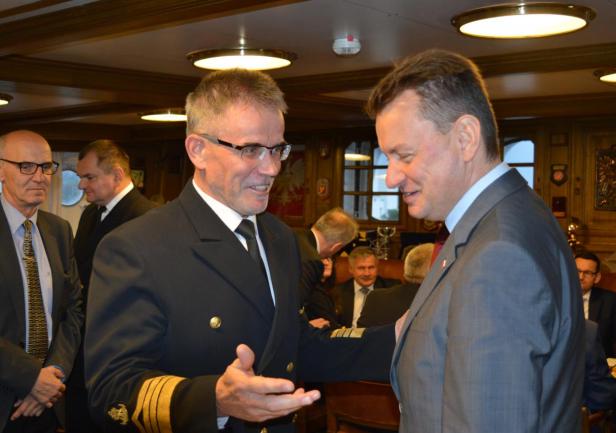 ...ministra Mariusza Błaszczaka i ....