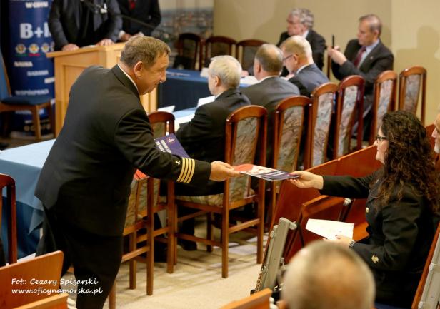 Opracowanie \"Odbudowa floty pod polską banderą\" dla Doroty Arciszewskiej-Mielewczyk