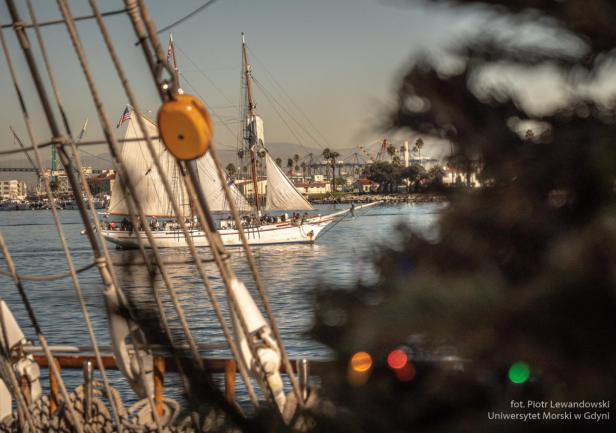 z Los Angeles Maritime Institute