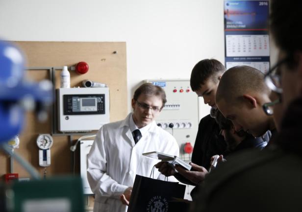 Uczniowie Zespołu Szkół Chłodniczych i Elektronicznych w Akademii Morskiej, fot. Katarzyna Okońska