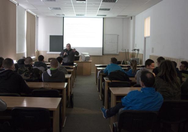 Uczniowie Zespołu Szkół Chłodniczych i Elektronicznych w Akademii Morskiej, fot. Katarzyna Okońska