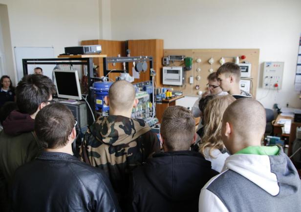 Uczniowie Zespołu Szkół Chłodniczych i Elektronicznych w Akademii Morskiej, fot. Katarzyna Okońska