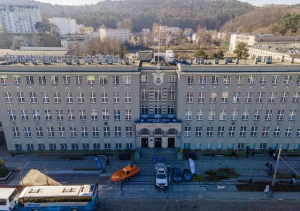 Budynek główny Uniwersytetu Morskiego w Gdyni 