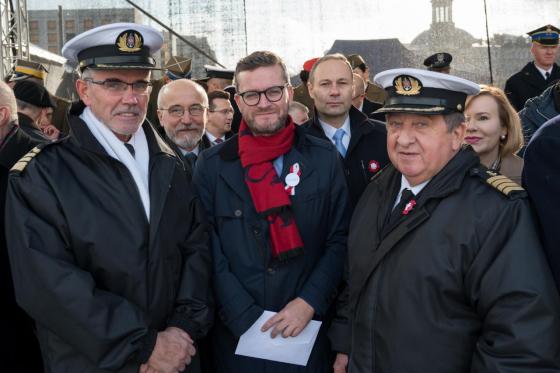 Na zdjęciu wspólnie z wiceministrem Gospodarki Morskiej i Żeglugi śródlądowej Grzegorzem Witkowskim i prezesem Zarządu PRS Andrzejem Madejskim